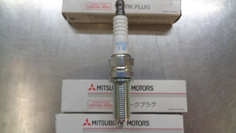 Mitsubishi Outlander ZG-ZH Genuine Set Of 6 Spark Plugs New Part