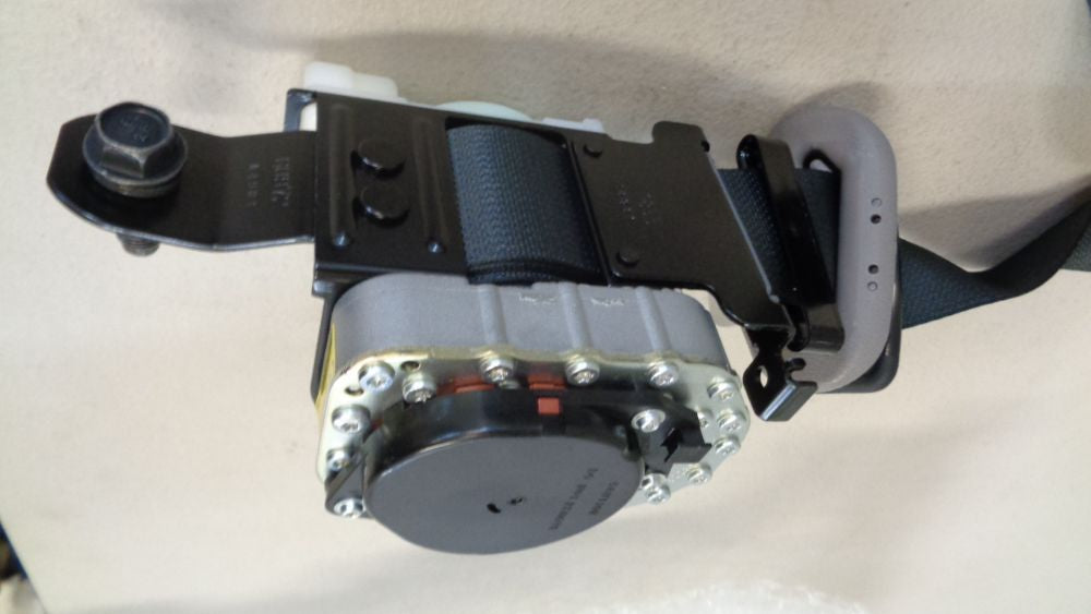 Nissan Navara D22 Genuine Passenger Front Seat Belt Pretensioner New Part