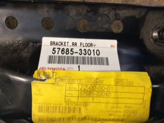 Toyota Camry Genuine Right Hand Rear Floor Bracket Mounting New Part