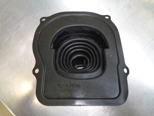 Nissan D40T Navara Genuine Control Boot New Part