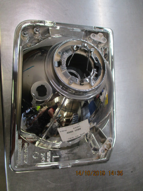 Landrover Discovery Genuine Left Hand Headlight Reconditioned Used VGC