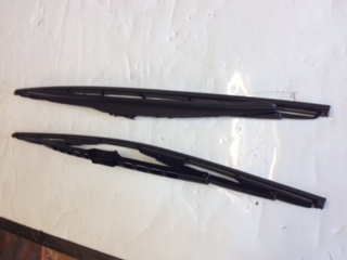 VW Amarok Genuine pair wiper blade replacement set new part