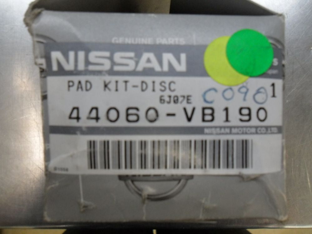 Nissan Patrol Y61 SWB Genuine Rear Brake Pads Set New Part
