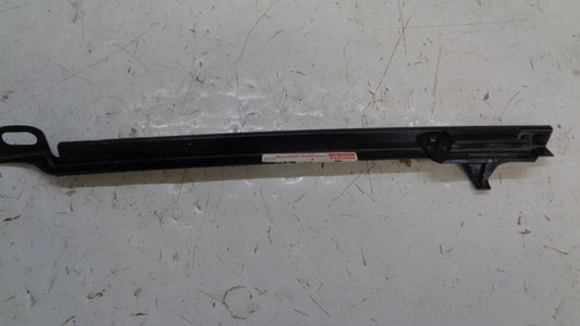 TOYOTA COROLLA GENUINE RIGHT (DRIVER) REAR BUMPER BAR RETAINER New Parts