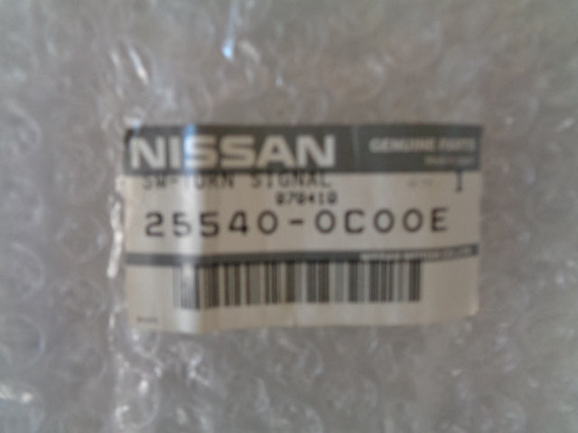 Nissan Navara D21 Genuine Light/indicator assy New Part