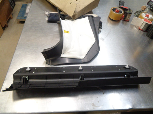 Holden Captiva Genuine Left Hand Front Side Kick Panel And Scuff Plate New Part