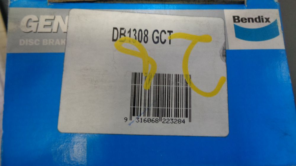 Bendix / QFM Front Brake Pad Set Suitable For Nissan / Mitsubishi