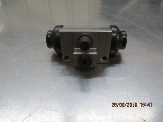 Nissan Tiida Genuine Wheel Cylinder Rear New Part
