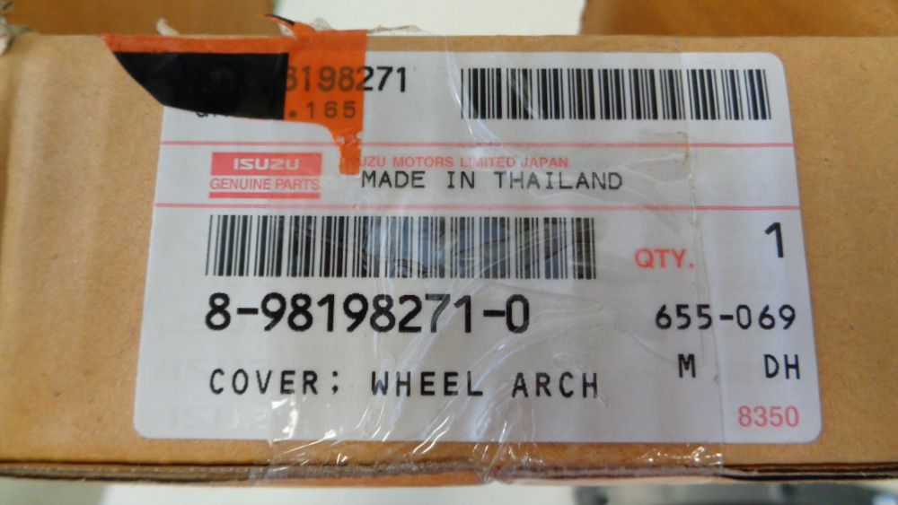 Isuzu MU-X Genuine Right Hand Wheel Arch Cover New Part