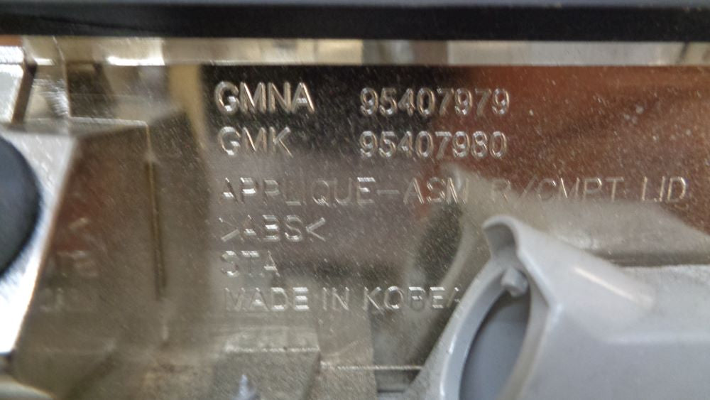 Holden Cruze JH sedan USED sedan boot garnish licence plate light