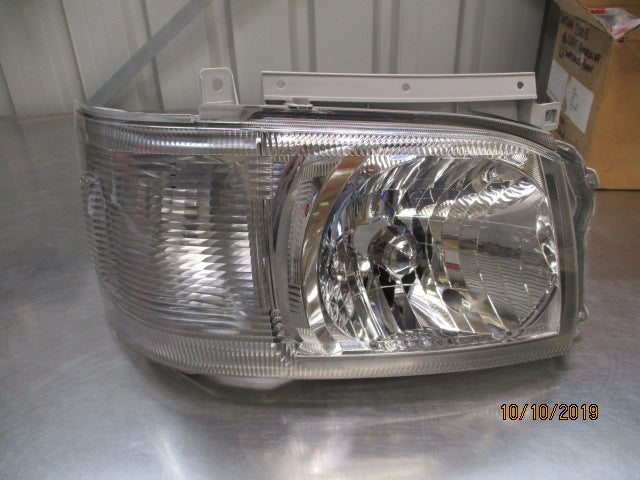 Toyota Hiace Genuine Right Hand Head Light New Part – Half Price