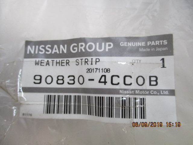 Nissan Qashqai Genuine Tailgate Weatherstrip New Part