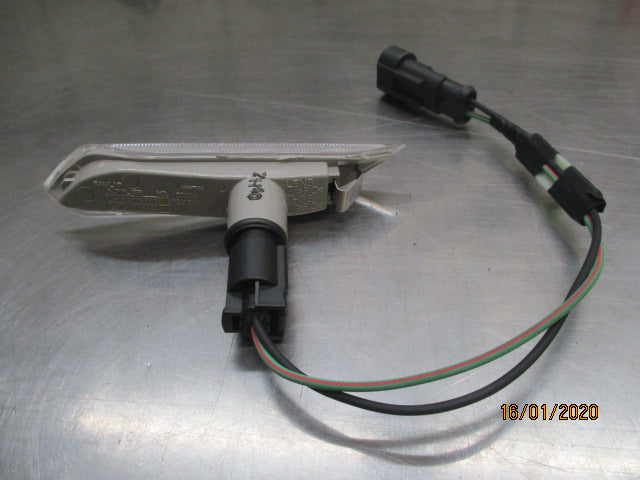Holden VZ Commodore Genuine Left Hand Side Indicator New Part