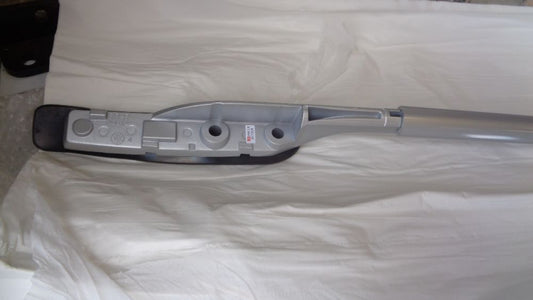 Nissan Xtrail T32 Genuine Left hand roof rail New Part.
