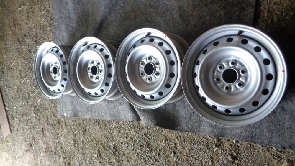 Nissan NP300 RX set 4 steel rims 16x7 Used Part VGC