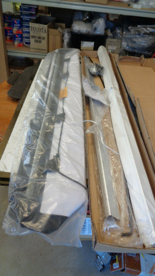 Holden RG Colorado Genuine Extra Cab tonneau NO Sports Bar New Part