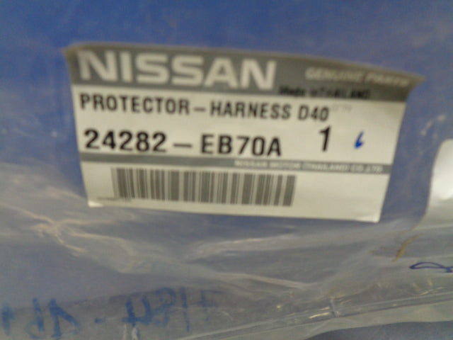 Nissan D40T Navara Genuine Harness Protector New Part