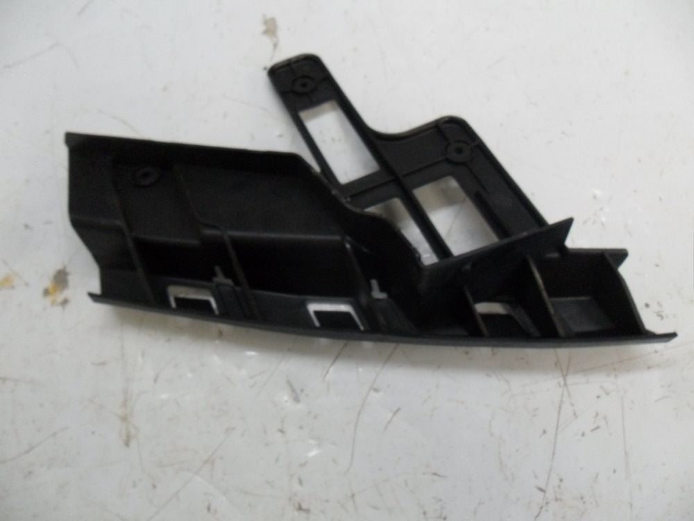 Holden Commodore VF SS Genuine Left Outer Bracket Bumper New Part