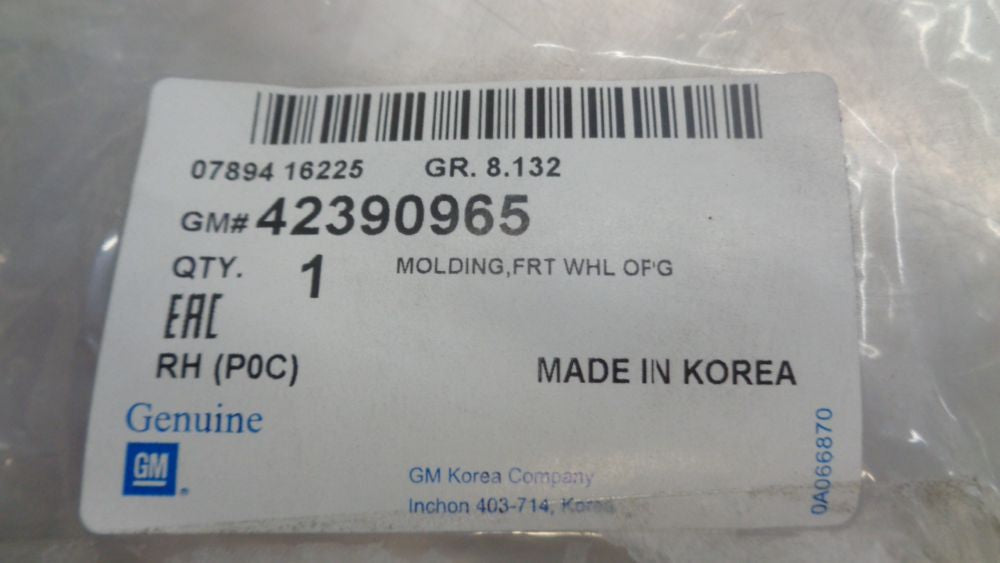 Holden Captiva CG Genuine Front Right Hand Wheel Arch Moulding New Part