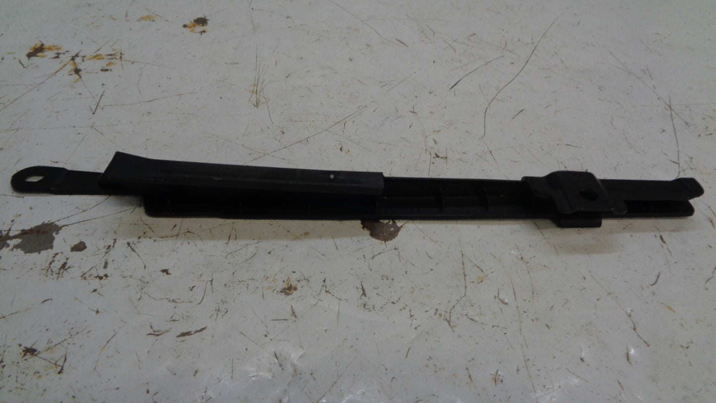 NISSAN NAVARA GENUINE RIGHT (DRIVER) BONNET LEDGE COVER NEW PART