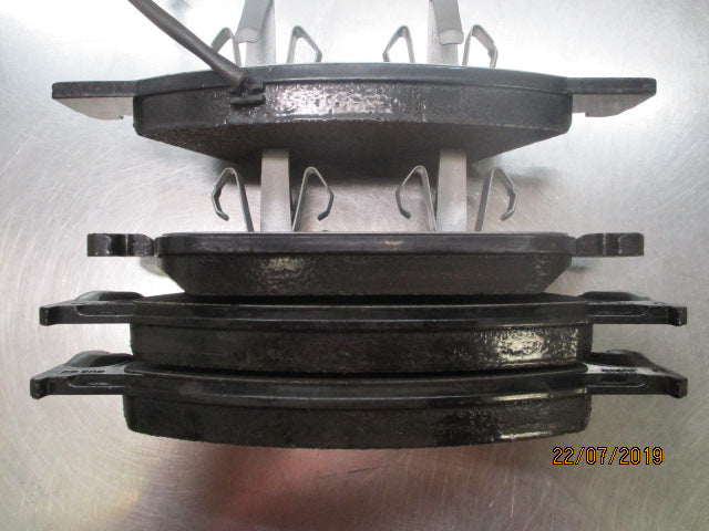 VW Transporter T5 Genuine Front Brake Pad Set New Part