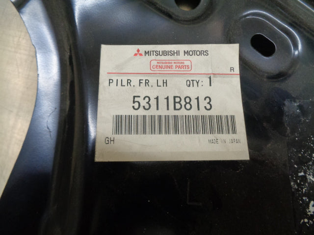 Mitsubishi Outlander Genuine Inner Windscreen Pillar Panel New Part