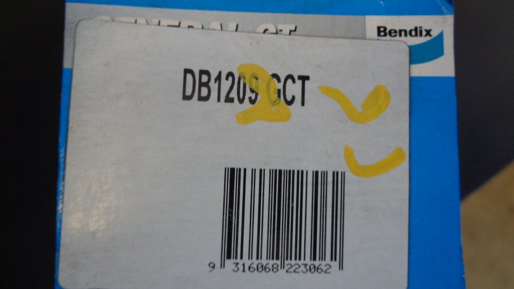 Bendix / QFM Front Brake Pad Set Suitable For Toyota/Holden