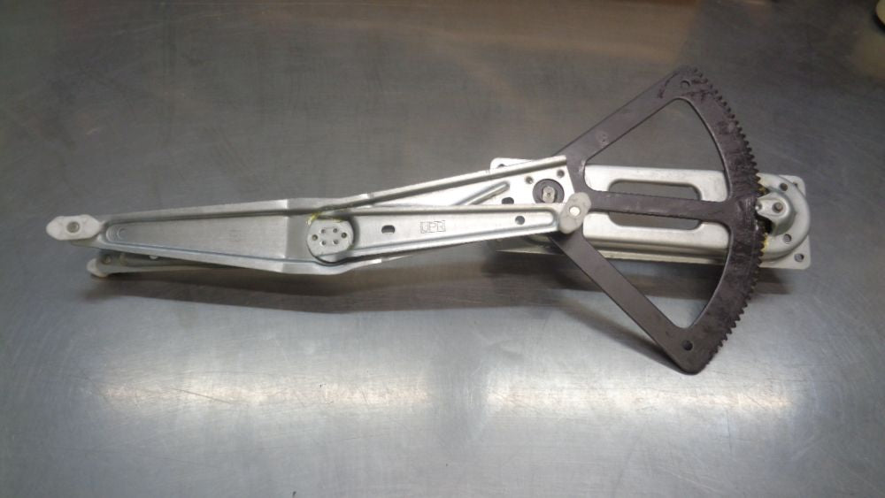 Holden VT-VX-VU-VY-VZ Commodore Genuine Front Right Hand Manual Window Regulator New Parts