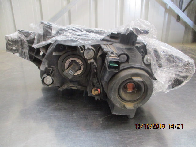 Mitsubishi ZE-ZF Outlander VRX Genuine Right Hand Headlight Reconditioned Used Part VGC