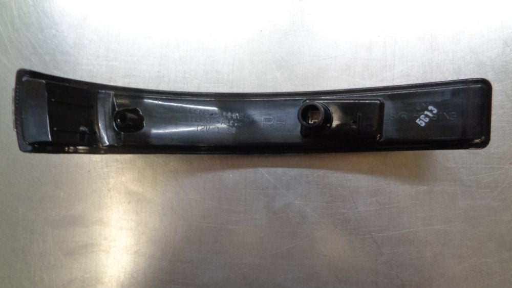 Kia Sorento Genuine Drivers Mirror Indicator Light New Part