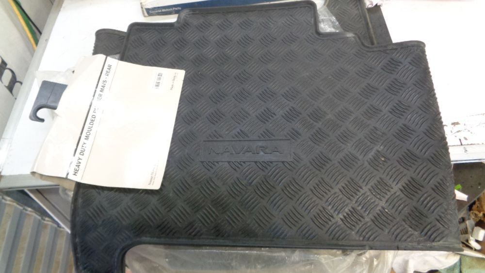 Nissan Navara D40M Genuine 2nd row 1 piece rubber mat New Part