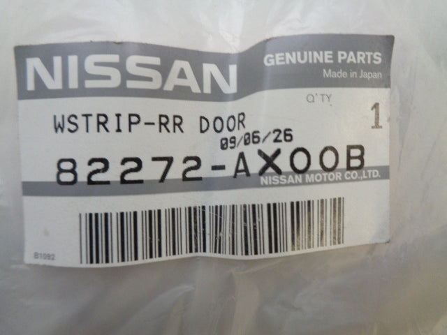 Nissan K12 Micra Genuine Right Hand Read Weatherstrip New Part
