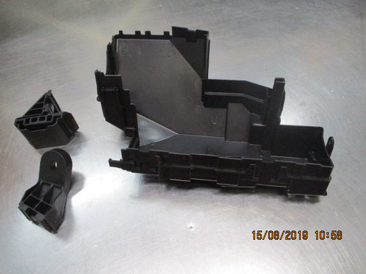 Nissan Pathfinder-Murano Genuine Relay Box Cover Kit New Part