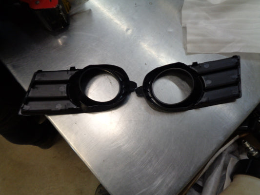 Suzuki Swift Genuine Fog Light Bezel Set New Part