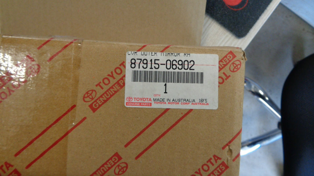 Toyota Camry / Aurion Genuine Right Hand Mirror Scalp New Part
