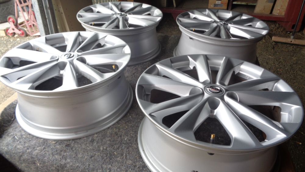 Nissan Qashqai ST-TS Juke J11 Genuine Set of 4 Alloy Wheels New Part