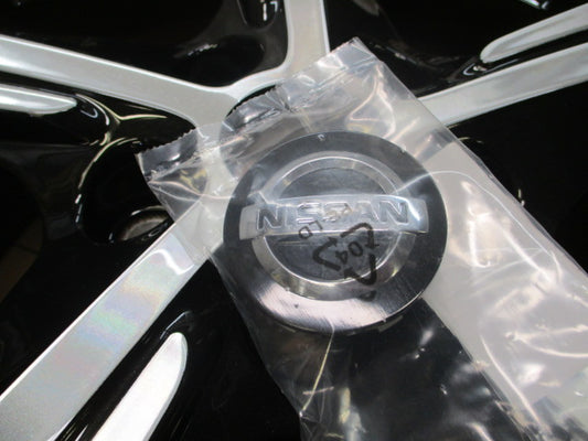 Nissan X-Trail T32 Genuine 17 Inch Black Diamond Cut Alloy Wheel New Part