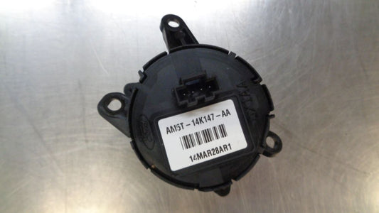 Ford Focus-Escape Genuine Steering Wheel Radio Control Switch New Part