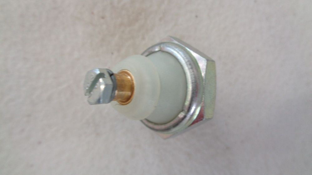 Mercedes-Benz Genuine Oil Pressure Switch New part