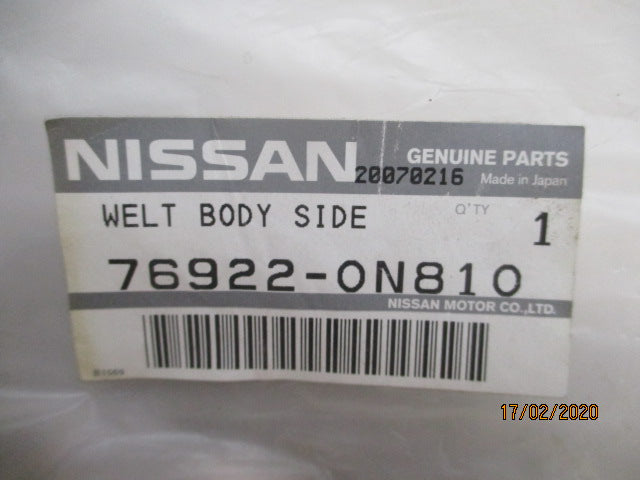 Nissan Pulsar Genuine Left Hand Front Door Welt Body Side Rubber New Part