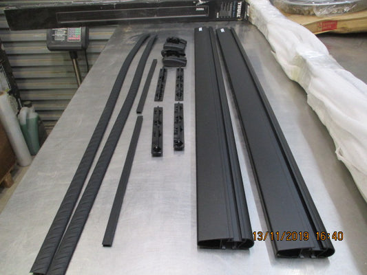 Thule 960B Wing Bar Black 108cm x2 New Part