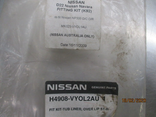 Nissan Navara D22 Genuine ST-R Over Lip Tub Liner Fitting Kit New Part