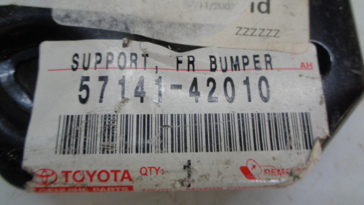 TOYOTA RAV4 GENUINE RIGHT (DRIVER) FRONT CHASSIS RAIL END CAP NEW PART