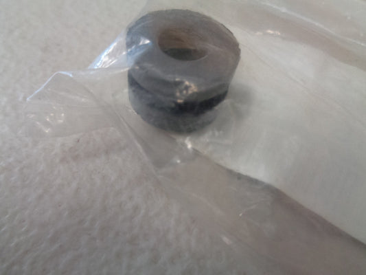 Nissan Patrol Y61 Genuine Air Box Rubber Mount New Part