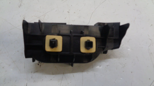 TOYOTA COROLLA GENUINE LEFT (PASSENGER) REAR BUMPER BAR UPPER BRACKET NEW PART