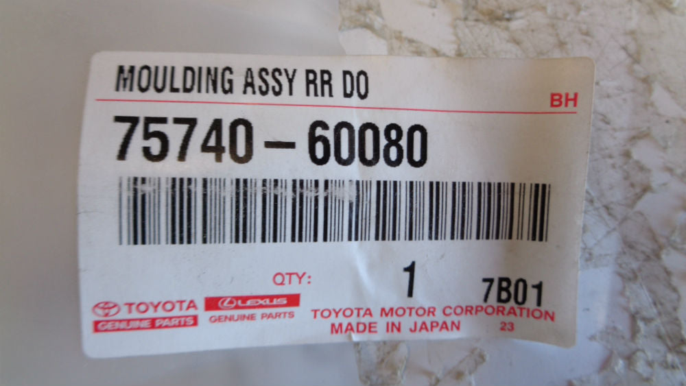 Toyota Landcruiser Genuine left rear window sweep molding new part
