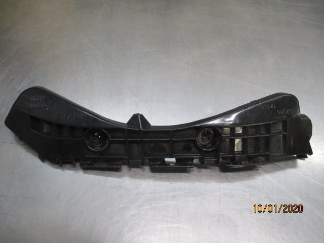Toyota Corolla Hatch Genuine Left Hand Rear Bumper Retainer New Part