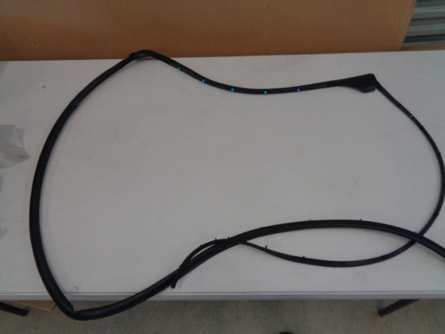 Nissan Navara D40M Genuine RR Weather Strip New Part