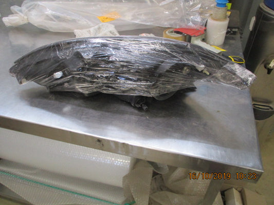 Toyota Camry Genuine RH Headlight Reconditioned VGC Used Part