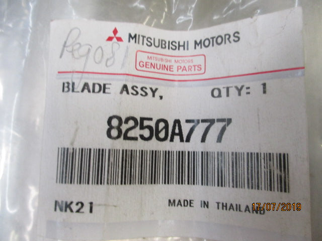 Mitsubishi Triton Genuine Wiper Arm And Blade New Part